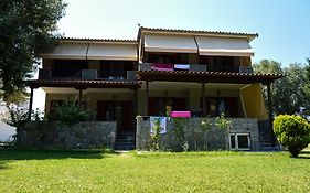 Anna Pousi Studios & Apartment